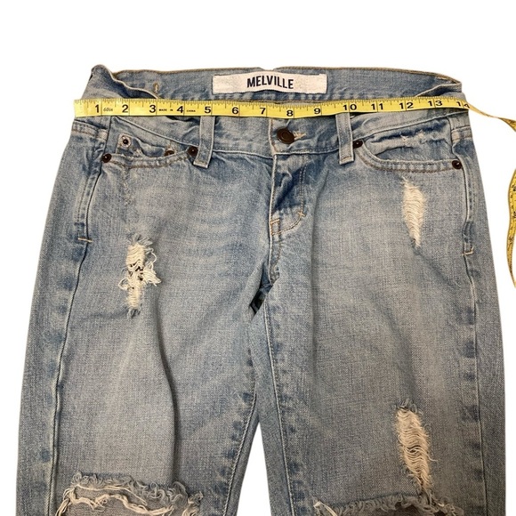 3/$15 Melville Low Rise Light Wash Distressed Jeans Women’s Small Italy Festival - Picture 9 of 11